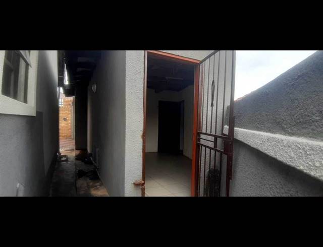 3 BEDROOM HOUSE FOR SALE IN MEREDALE